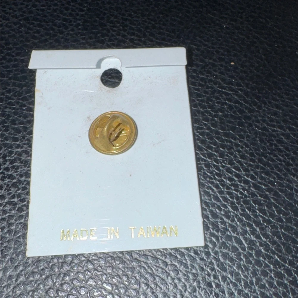 NWT VTG 1989 Battle of the Bay Collector's Pin